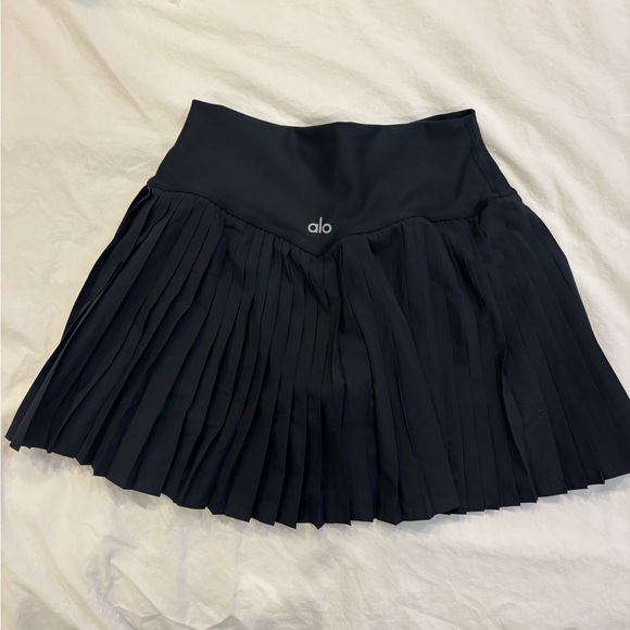 Alo tennis skirt size S - Picture 2 of 3